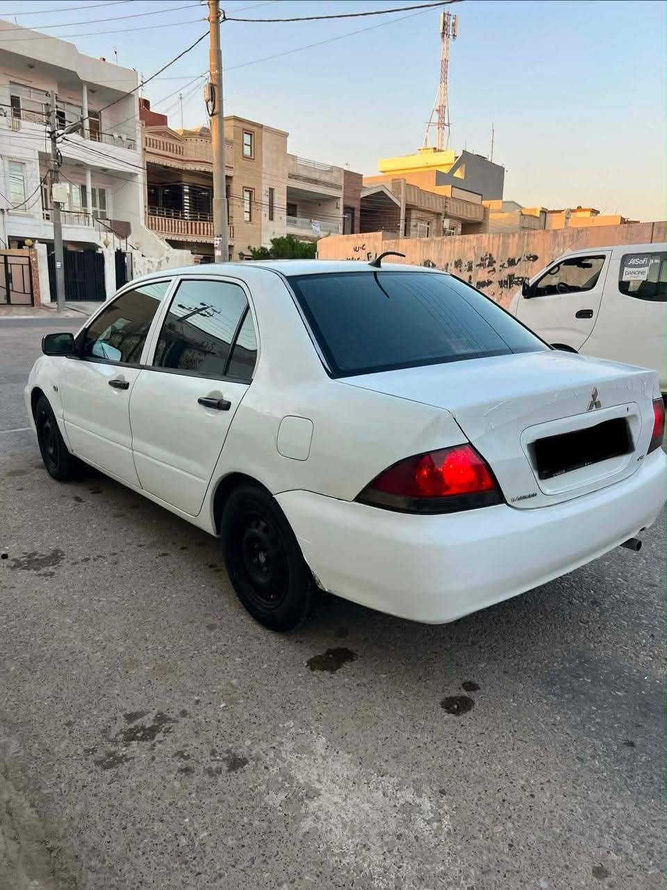 لانسەر 2007 گێر تۆماتیک مەکینە بچوک 
سەنەوی تازەیە 
چوار پێنج پارچە ۆیاغ بێ داخلی من بەحیزام ئەیفرۆشم  
شان و سەقفی هیچی نیە 
شوێن هەولێر دارەتوو
***********  واتس ئاپ 
***********
سعر 69 مجالیکی کەم أربيل, العراق
