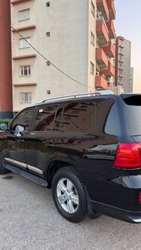 LAND CRUISER V.XR نويوتا لاندكروزر مديل 2013  محرك 8سلندر فول مواصفات ...