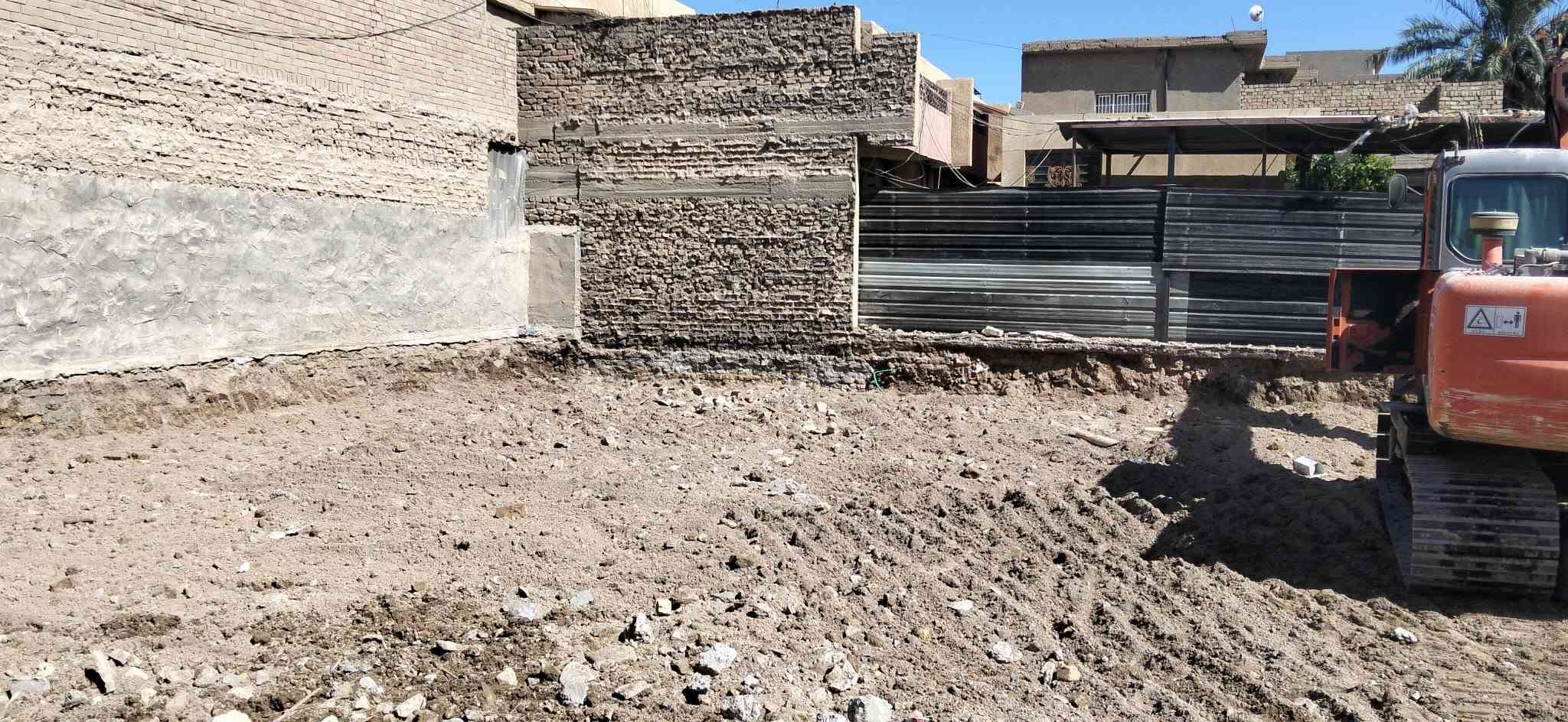 تفليش بيوت • كادر متكامل • حفارة وشاحنات
