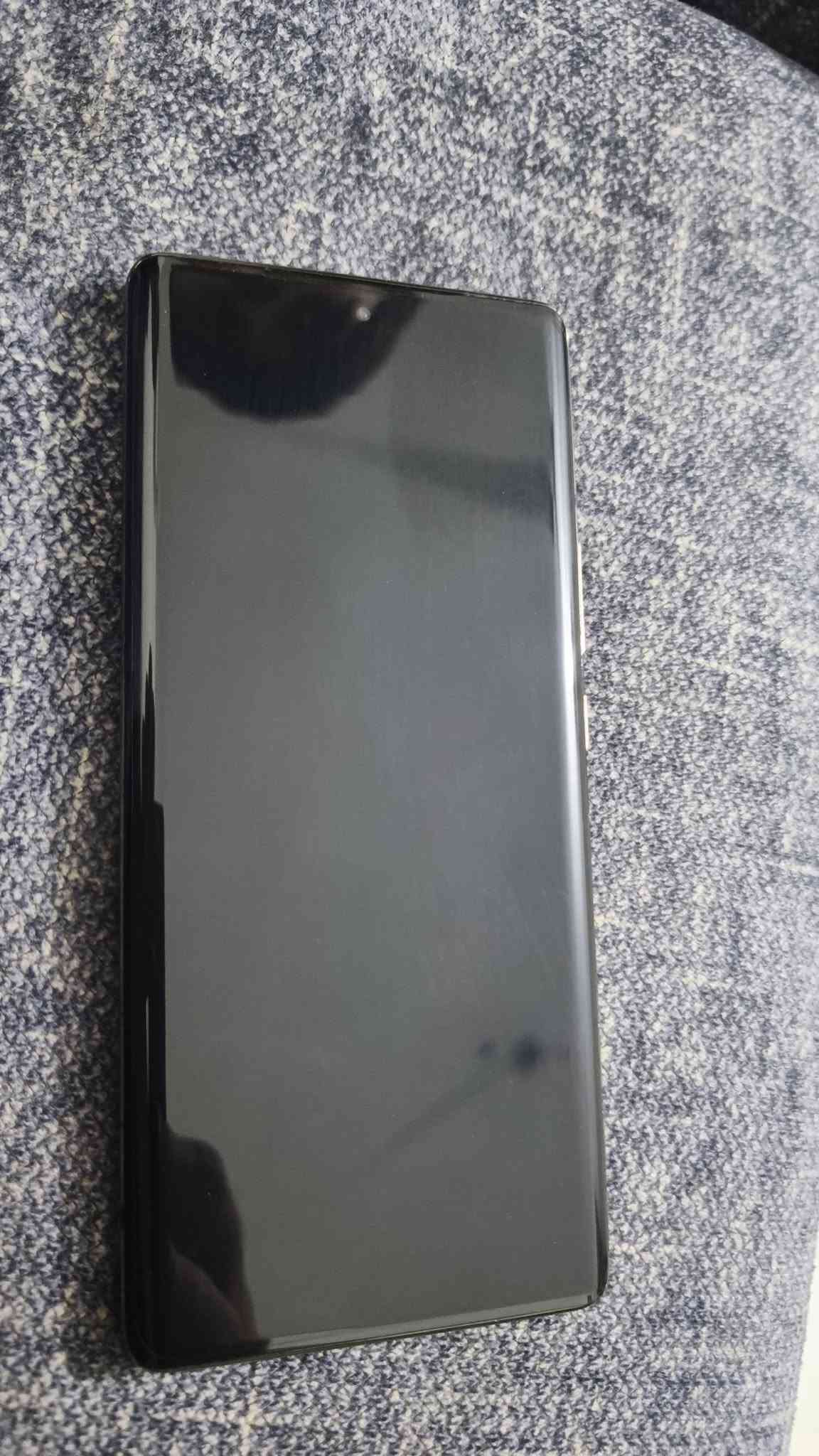 📱 للبيع Infinix Note 40 Pro
🔹 الذاكرة: 256GB
🔹 الرام: 12GB + 12GB
🔹 الكاميرا الخلفية: 108MP
🔹 الكاميرا الأمامية: 32MP
🔹 البطارية: 5000mAh
🔹 الشحن السريع: 90W ⚡
🔹 الملحقات: شاحن 90 واط فقط
💰 السعر: 225 ألف دينار
📍 العنوان: بغداد – حي أور
📞 للتواصل: ***********
