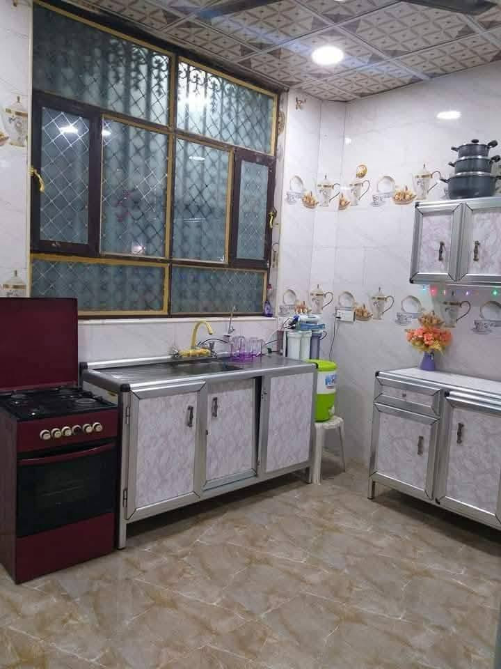 السلام عليكم بيت للبيع المساحه 190 إصلاح  زراعي كافة الخدمات العنوان محيزم الرابعه شارع ٨٠ جهة كربلاء الاستفسار ***********
