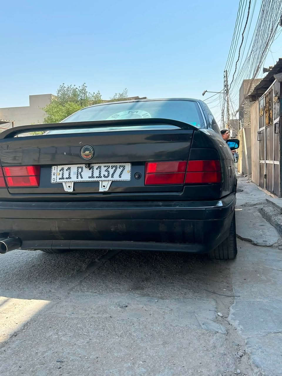 اول شي سياره جوه نعال اصغر واحد بيكم 
520i
520 اصل عليها مكينه 25 فل اوتوماتي
فتحه كشنات جلد فول مواصفات السياره فتحه جلد تحكم كهرباء جام مرايات المواصفات الفول 
مكان بغداد *********** 
لا حادث لا خياس لا نقوصات 
فقط سبير مبيها فقط هذا نقصها 
غير نقص اني تاخذه مني  
سياره مبينه التعبانه ومبينه الي بس نصبتها تسولف
البنيد بدلته لان بنيدها جوارين الشرفاء وكعو عليه بلوكه من حايطهم وموجود البنيد عندي بلبيب 
سعرها 45 وبيها مجال للشراي
