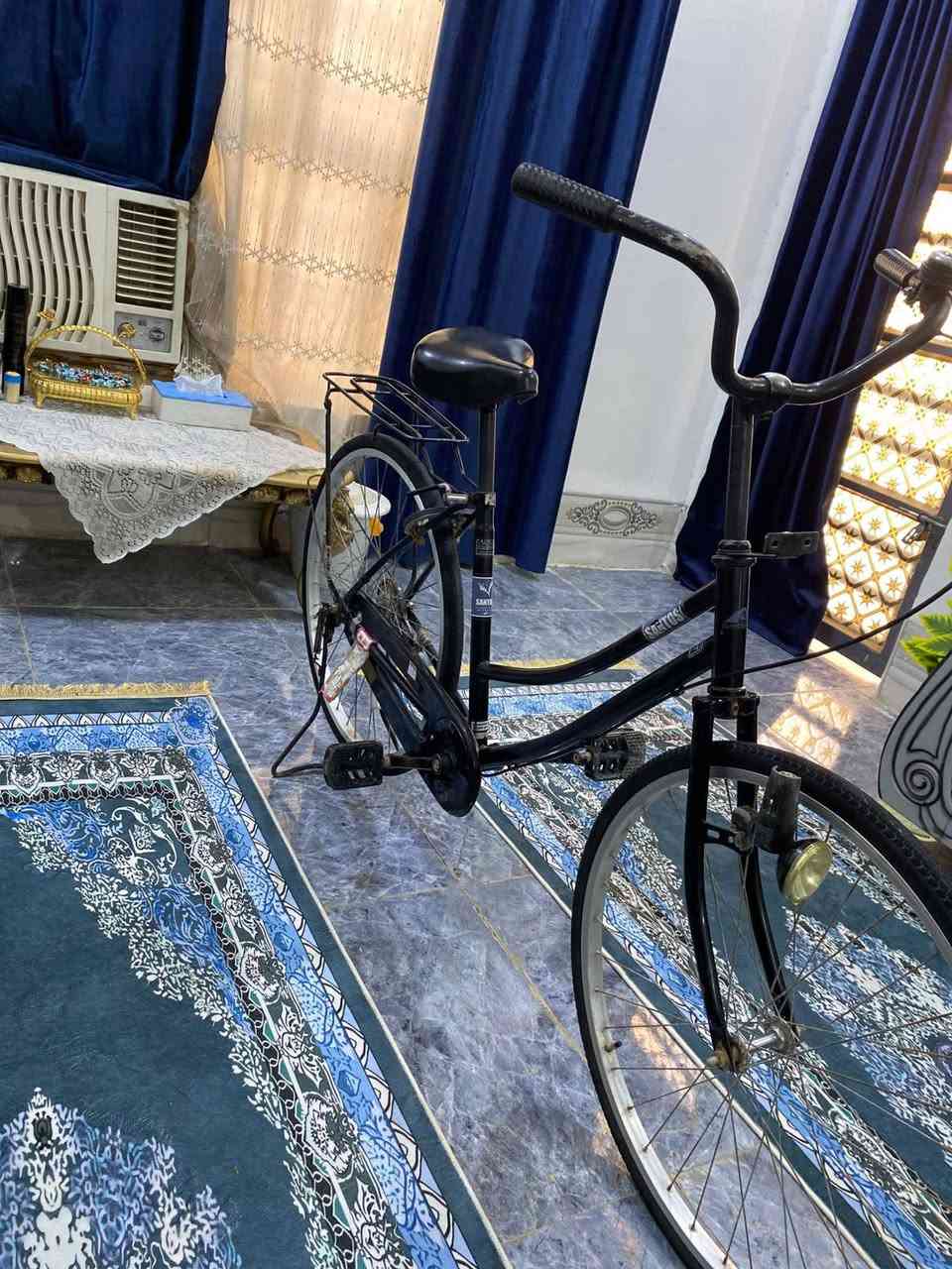 السلام عليكم باسكل سانتوس موديل 2017بلادي ماناقصه اي شي غراضه كلها كامله ماناقص برغي عله وضع اليابان الباسكل أحله من الصوره تجي تشوف وتقتنع نضافه فول السعر 125وبي مجال اللطيبين للستفسارمراسله الصفحه او الاتصال *********** المكان بابل الحمزه
