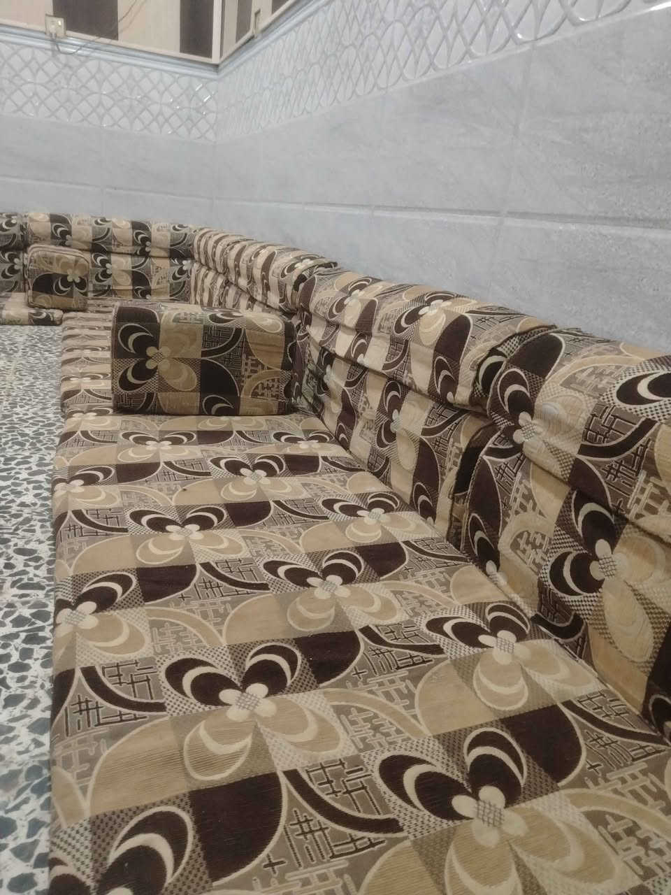 جلسه عربيه ٧ دواشك ١٤ متر سعرها ١٥٠ مكان نجف حي ميسان مقابيل العسكري *********** بيه وتساب Singapore
