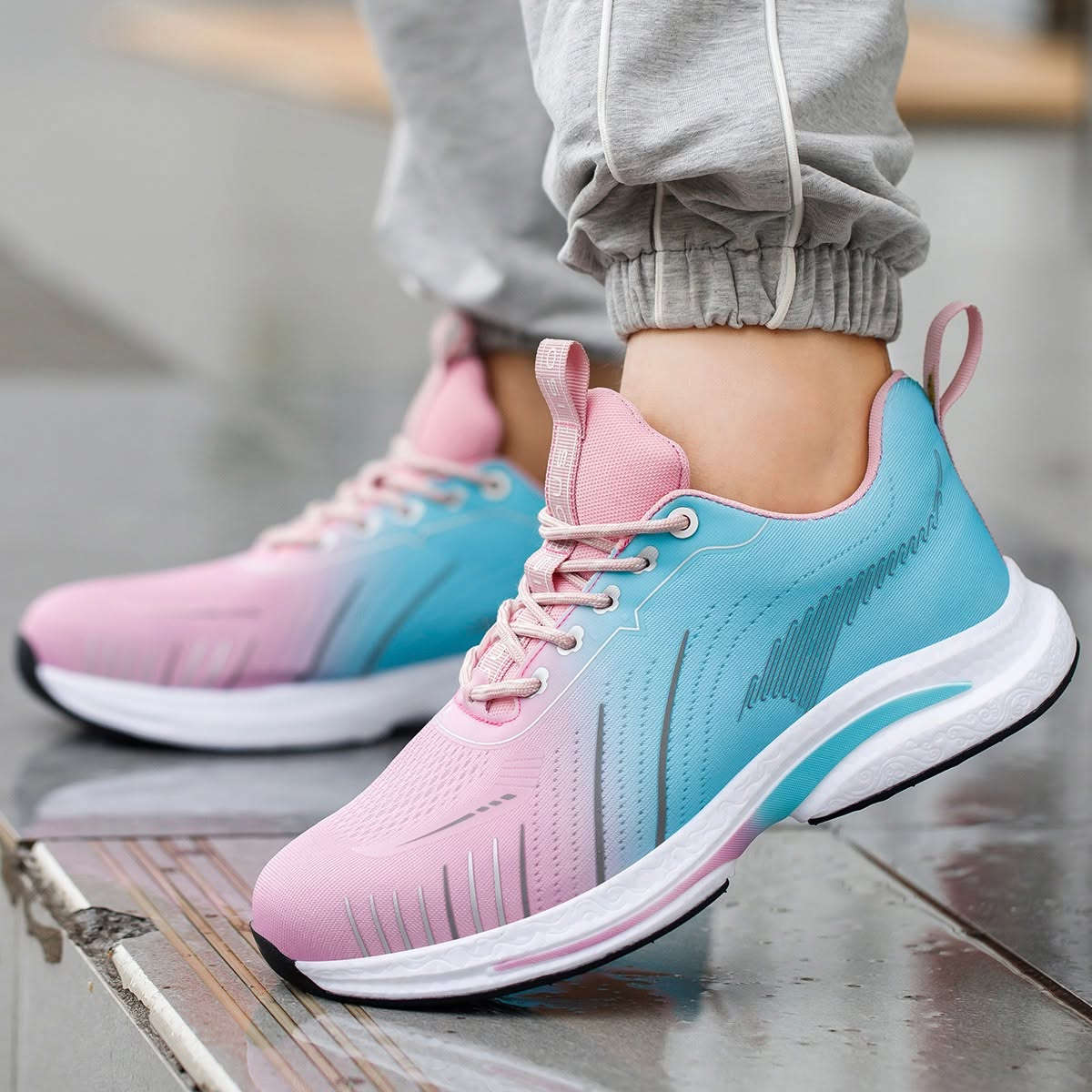 الموديل LBX707 pink
عندما نجمع القوه في العمل مع لطافة الموديل 
البيج الاول بالعراق يهتم بالسيفتي النسائي 
طلبياتنه كلها خاصه 
القياسات
35-36-37-38-39-40
السعر 45 شامل التوصيل

نص مكتوب في الصور:
- Breathable lining Flyknit upper Anti impact steel head Comfort insole Kevlar midsole Rubber air cushion bottom
- KEVLAR PUNCTURE RESISTANT MIDSOLE Soft and comfortable while preventing punctures to protect your feet from harm