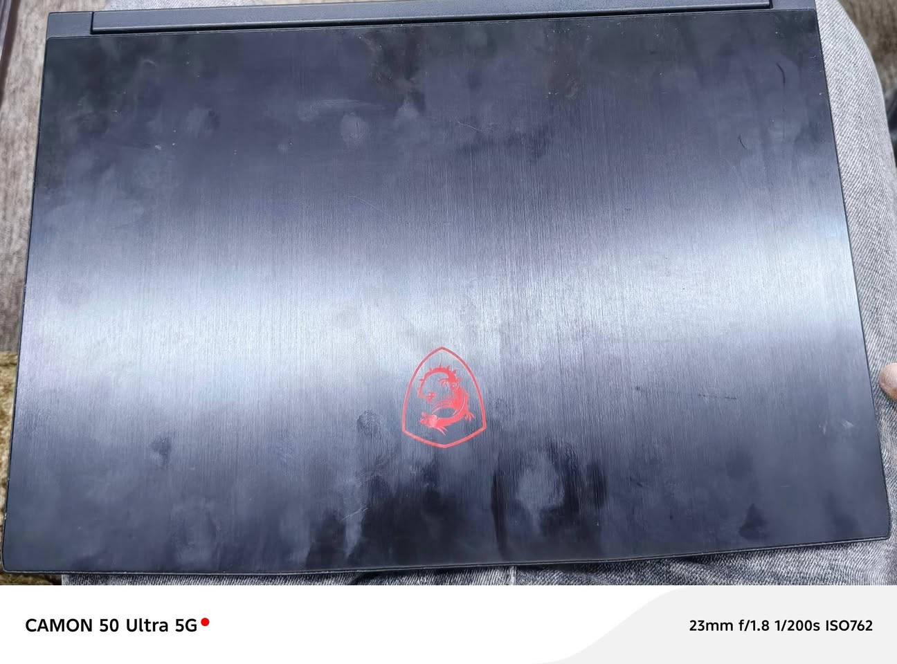 ​🔥 لابتوب ألعاب وتصميم MSI Thin GF63 (نظيف جداً- استخدام شخصي) 🔥
لابتوب قوي وخفيف الوزن يجمع بين الأداء العالي والتصميم الأنيق، مثالي للألعاب الحديثة (Gaming)، برامج الهندسة والتصميم، المونتاج، والعمل الثقيل.

​✨ المواصفات الفنية بالتفصيل:

​الموديل: MSI Thin GF63 12VE

​المعالج: Intel® Core™ i7-12650H (الجيل الثاني عشر - أداء جبار وسريع جداً)

​كرت الشاشة: NVIDIA® GeForce RTX™ 4050 بسعة 6GB GDDR6 (يدعم تقنيات DLSS 3 و Ray Tracing)

​الذاكرة العشوائية (RAM): 16 جيجابايت DDR

​وحدة التخزين: SSD NVMe فائق السرعة بسعة 512GB (الصافي المقروء 477GB)

​الشاشة: 15.6 بوصة بدقة FHD مع معدل تحديث 144Hz وسلاسة عالية في الحركة (IPS-Level) 

​الصوت: صوت نقي عالي الدقة (Hi-Res Audio Ready)

​الوزن والتصميم: تصميم أنيق من الألمنيوم المصقول، نحيف وخفيف الوزن (1.86 كغم فقط)

​💡 الحالة: نظافة ممتازة جداً (استخدام شخصي راقي).

💰 السعر المطلوب: 1,250,000 دينار عراقي (مجال قليل).

​📞 للتواصل والاستفسار على الرقم ***********
