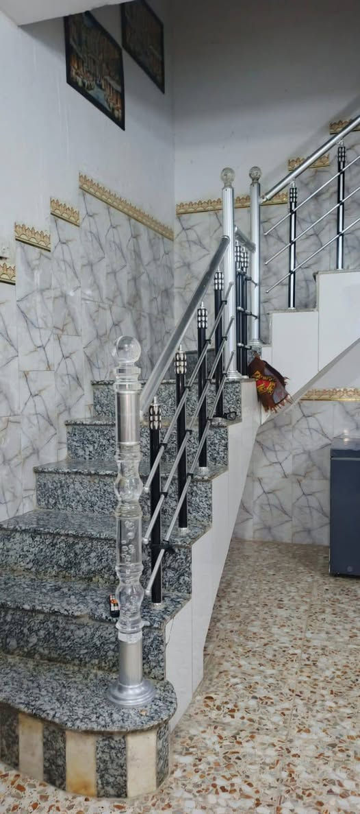 يا الله عرض مميز 
سلام عليكم بسعر مناسب 
بيت 115متر طابو زراعي سند 25 
طابقين 
الوجها 6متر 
خدمات كامله 
 يحتوي على غرفتين نوم وستقبال ومطبخ وحمامات داخليه وخارجية وكراج مال سياره 
كلش قريب على شارع العام حله كربلاء 
التفاصيل اكثر بالفيديو 
العنوان حله ابو غرق بحي ابو اسد

السعر والتفاصيل أكثر خاص او الاتصال على الارقام 
#ملاحظة# لمن يرغب في
 عرض عقار او ارضه طابو صرف او طابو زراعي عليه مراسلتنا او الإتصال
***********
***********
