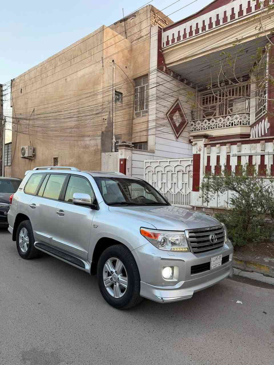 للبيع فقط

لاند كروز 2014  محرك V8 5.7
رقم بغداد 
ماشية 100 كيلو حقيقي

السيارة بريم مواصفات فول للاخير

مكفولة كفالة عامة عدا دعاميات صبغ فقط
كاميرا
كشنات جلد خزن ميموري
بصمة 
فتحة
اربع كاميرا جانبية خلفية امامية
وهواي مواصفات بعد

السعر 350 بيهة مجال للشراي

مكاني بغداد الطالبية ***********
