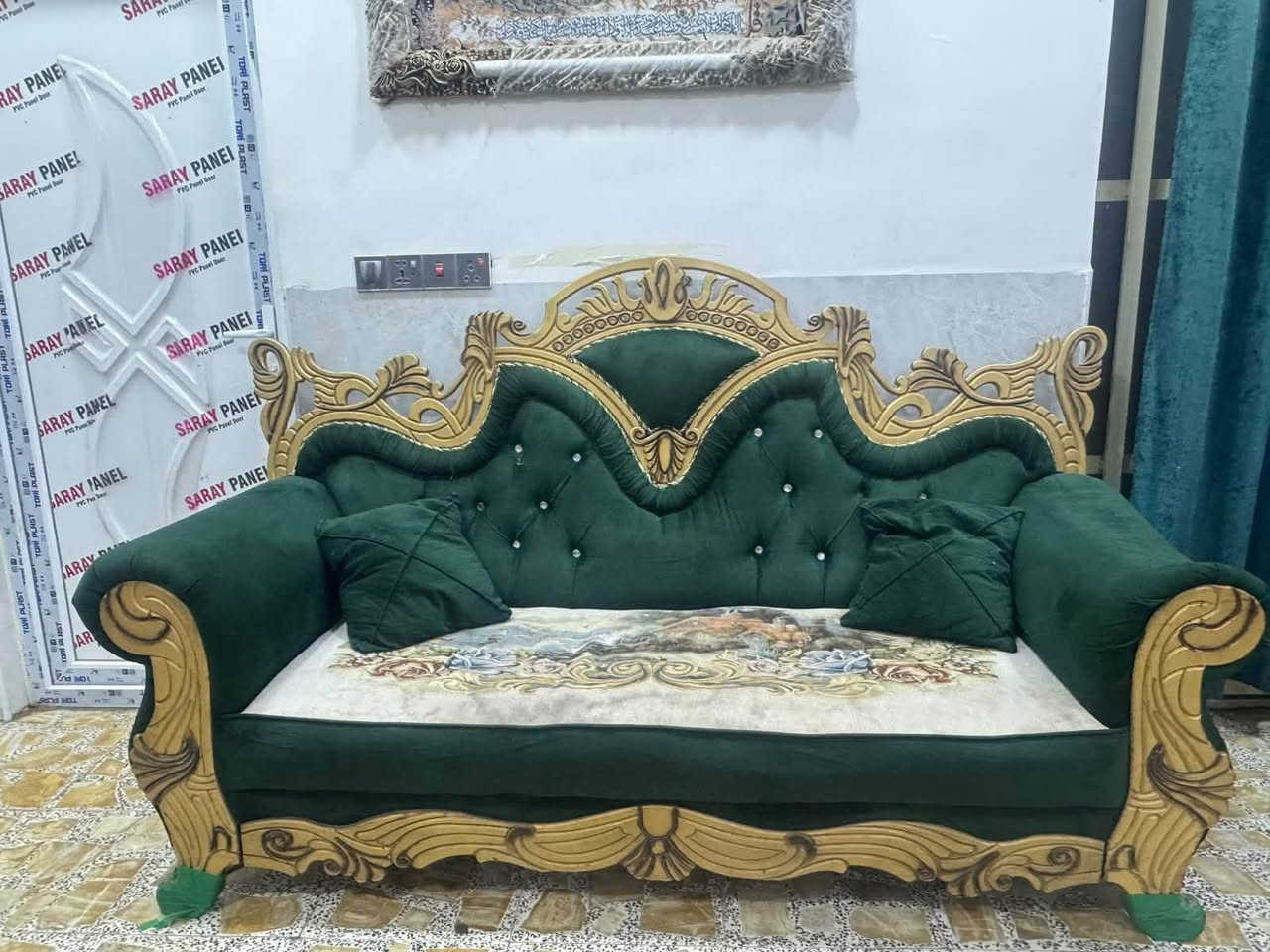 السلام عليكم تخم لبيع 6 قطع 13 مقعد 400 الف مكاني النجف حي الميلاد ***********

