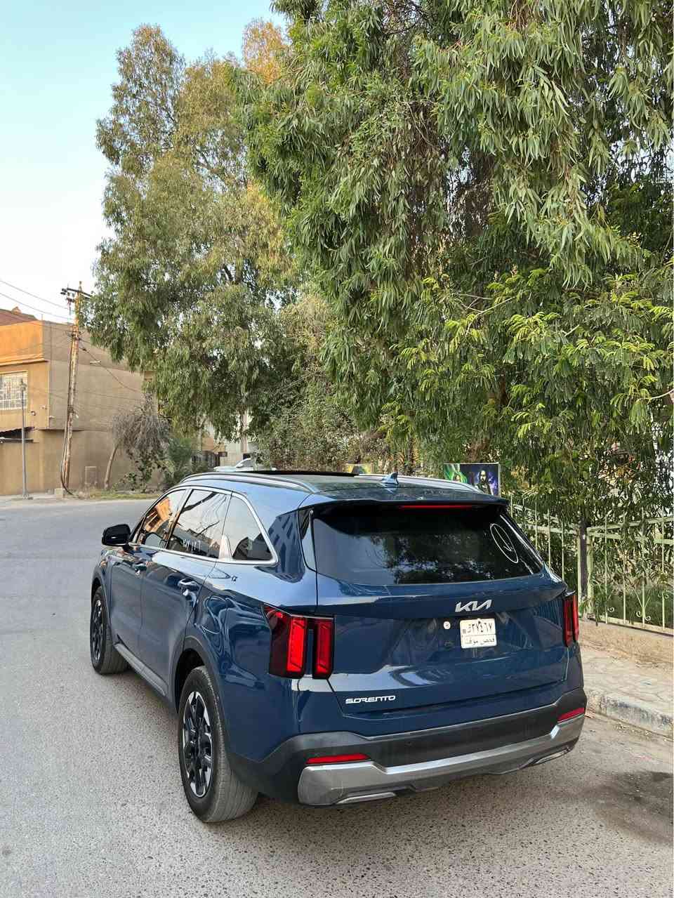 كيا سورنتو 2025 
بدون رقم دخول جديد 
حادث سطحي بنيد فقط كما موضح بصور مكينه كير حداده كله كفاله فقط بنيد مبدل السياره جديده مابيها نقص لون مميز كابوي داخل اوفوايت فول ٧ راكب حجم المحرك 2500 بانورما بصمه شاشه ديجتل رادارات حساسات لايت زنون عدسه تشغيل عن بعد اوتوستوب مودات ايكو سبورت نورمل تزحلق سياره جديده شرط الفحص مكاني بغداد جديده الامين 
 السعر 245$ بيها مجال *********** بغداد, العراق
