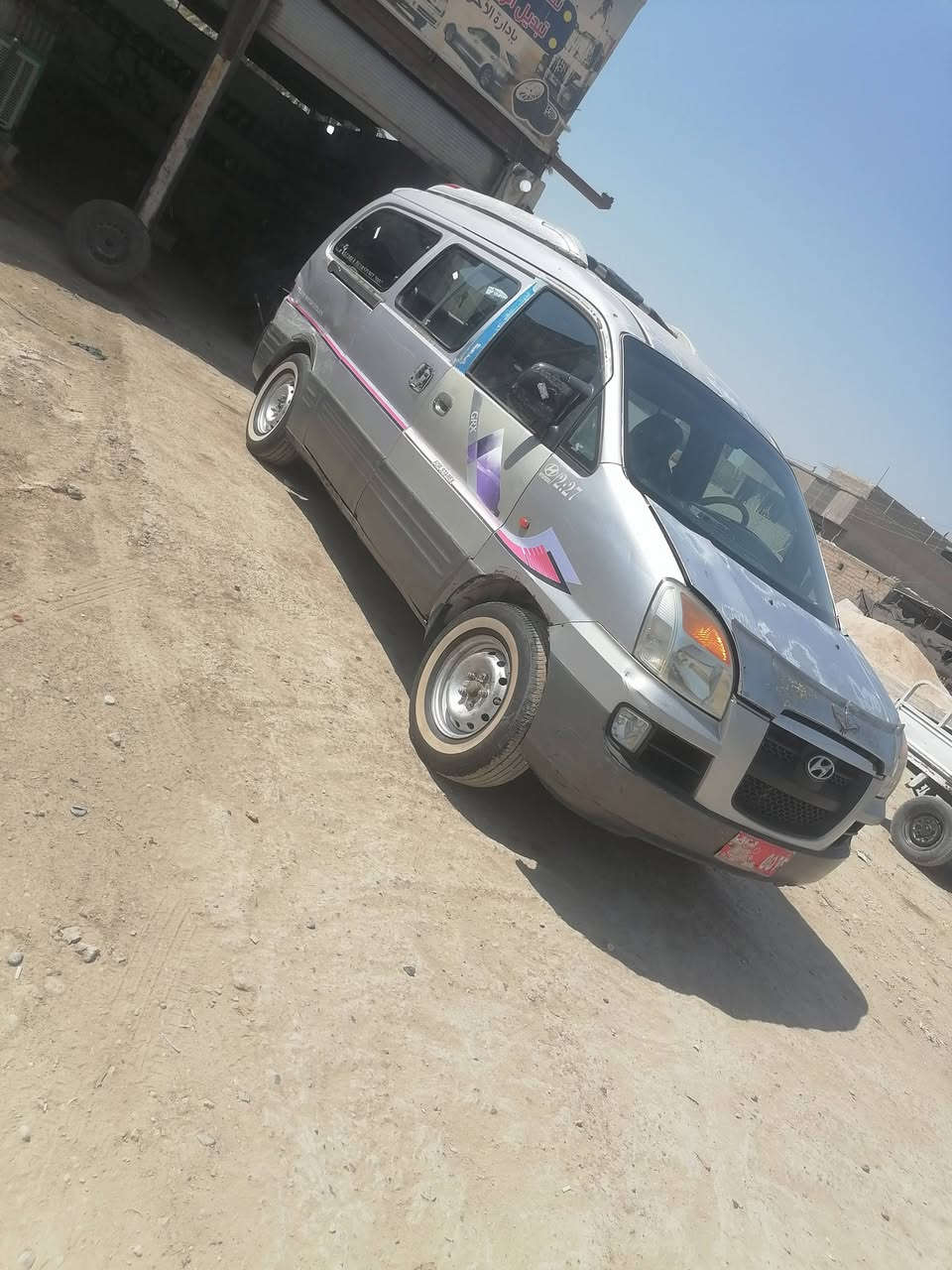 السلام عليكم سياره ٢٠٠٧ اصل سياره جاهزه من مكينه لاتبخير ولاتنقيص صدر جديد تخم تايرجديد كاردن كله نزلته للكاع صلايب وشيال جديد كلج جديد بس الكير الخامس يفلت وبيه خياسات بالكاعيه مطلبوه غرامات مليونين وستميه ابيع صافي ٣٥ وبيه مجال للعلم معامله كامله حته هزه مهزوزه بس تدفع غرامات وترقم اني ماعندي واريد ابيعه مكاني بابل القاسم *********** /***********
