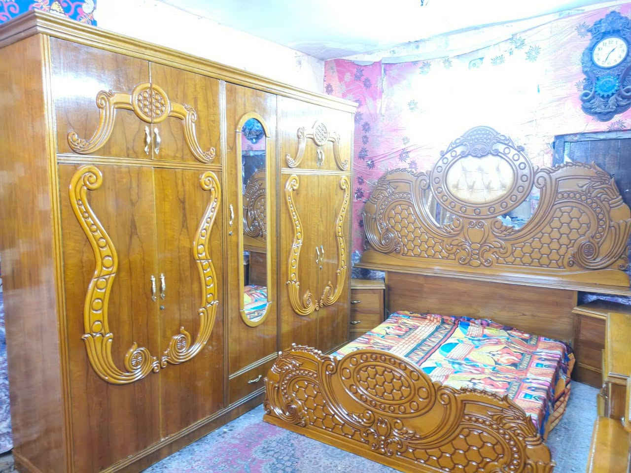 غرفه اخشاب خمس ابواب ملحق للبيع ***********السعر 650صاج داخل وخارج الضهر جرجوبه الزاويه كنتوريه شغل تزكام العنوان بغداد وكو توصيل متواجد وتساب
