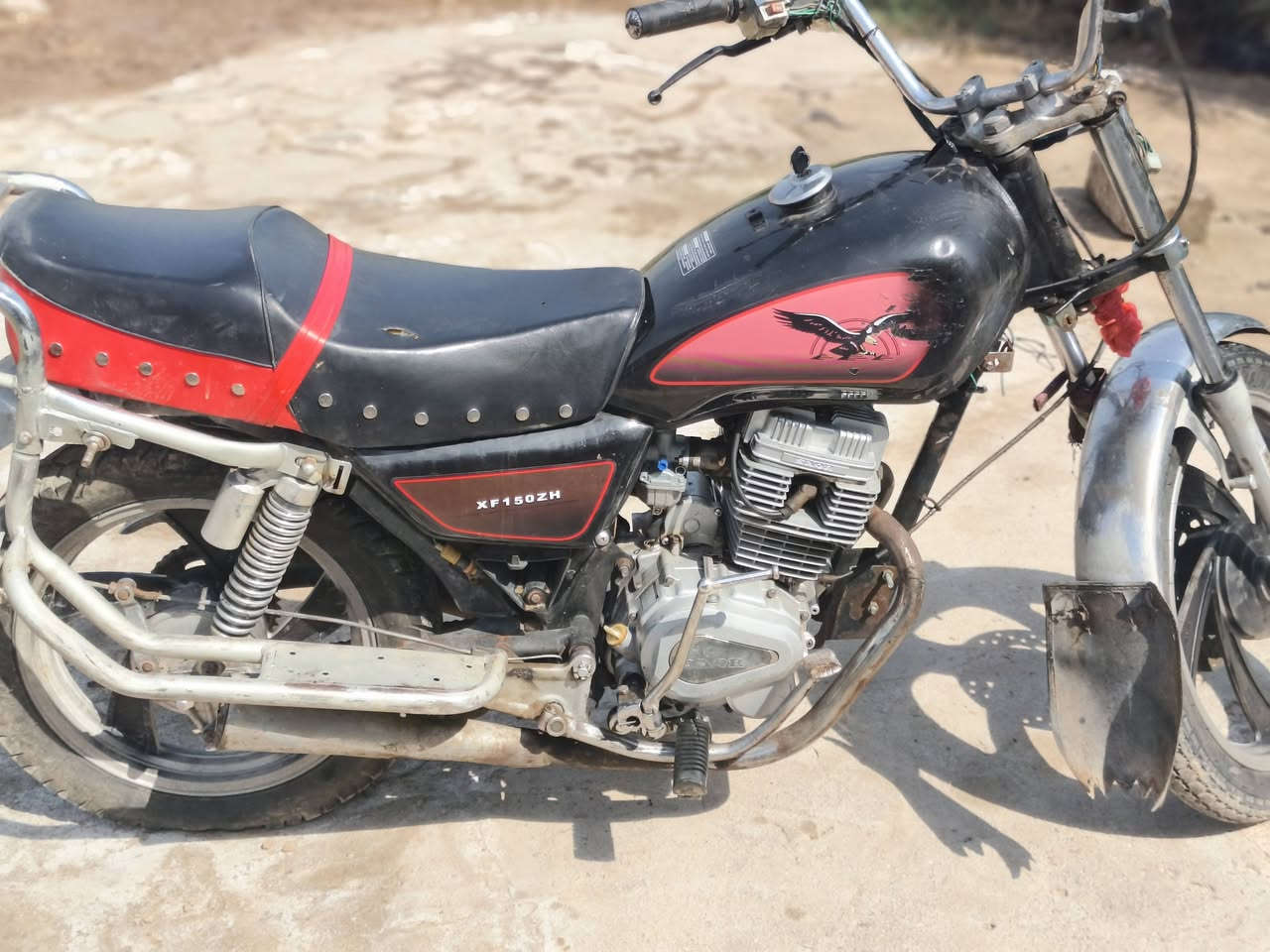 سلام عليكم دراجه للبيع نظيفه شغل وطلع السعر 250وبيه مجال  الشراي ينتصل ويدلل ***********
