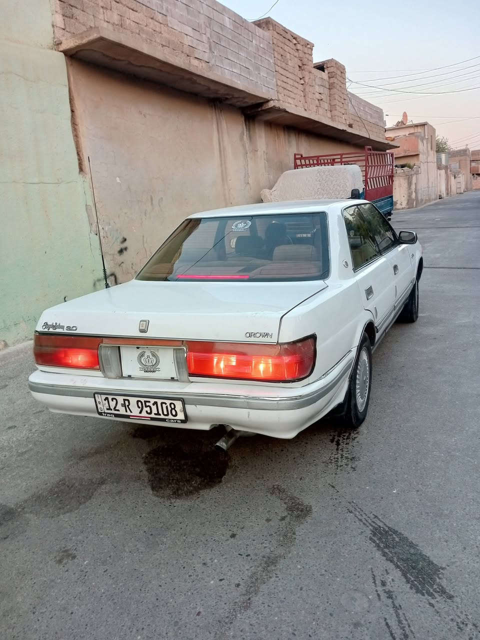 السلام عليكم سيارة هرتوب موديل 91 رقم دولي سنوية لغاية واحد ثلاثين سيارة مكينه كير ذهب روح جيك صبغ بيها ثلاث قطع طخم جديد وايرمنية كلها شغالة بس تبريد عاطل دخل السياره جديد سيارة خير من الله اوكلشي موجود بالسوك تفصيل كلشي مكتوب  بلا مرواس وبلا قصد بيع نقط ***********كورك ***********اسيا
