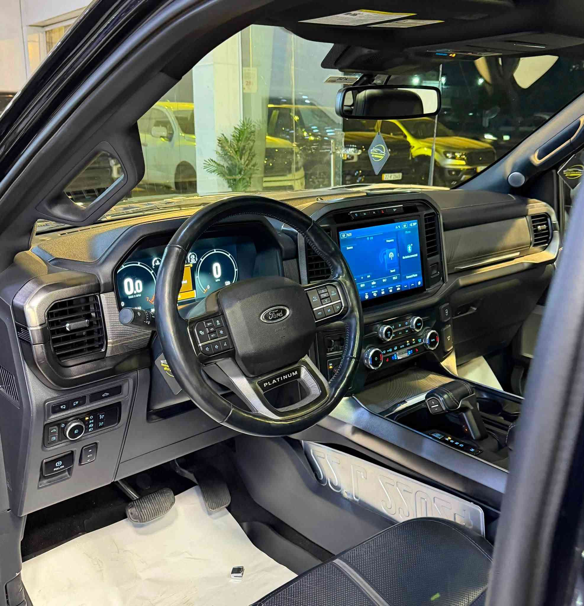 Ford F-150 
Platinum 2023
V6 - 3.5T - 4x4
hybird 

بسمە و شغال
شاشە کبیر
٤ کامیرە
لایت لید 
کوشینات جلد
کوشین کهرابایی
گیج الکترونی
بانورامە
رادار
ئوتو ستوب
ویل 20
باب طویل
بودی قصیر

46.000 mile
3 قطعە بدل بلادی
سعر 345 ورقە

معرض ( مەدینە ) اربیل شارع ١٠٠م
***********
***********
