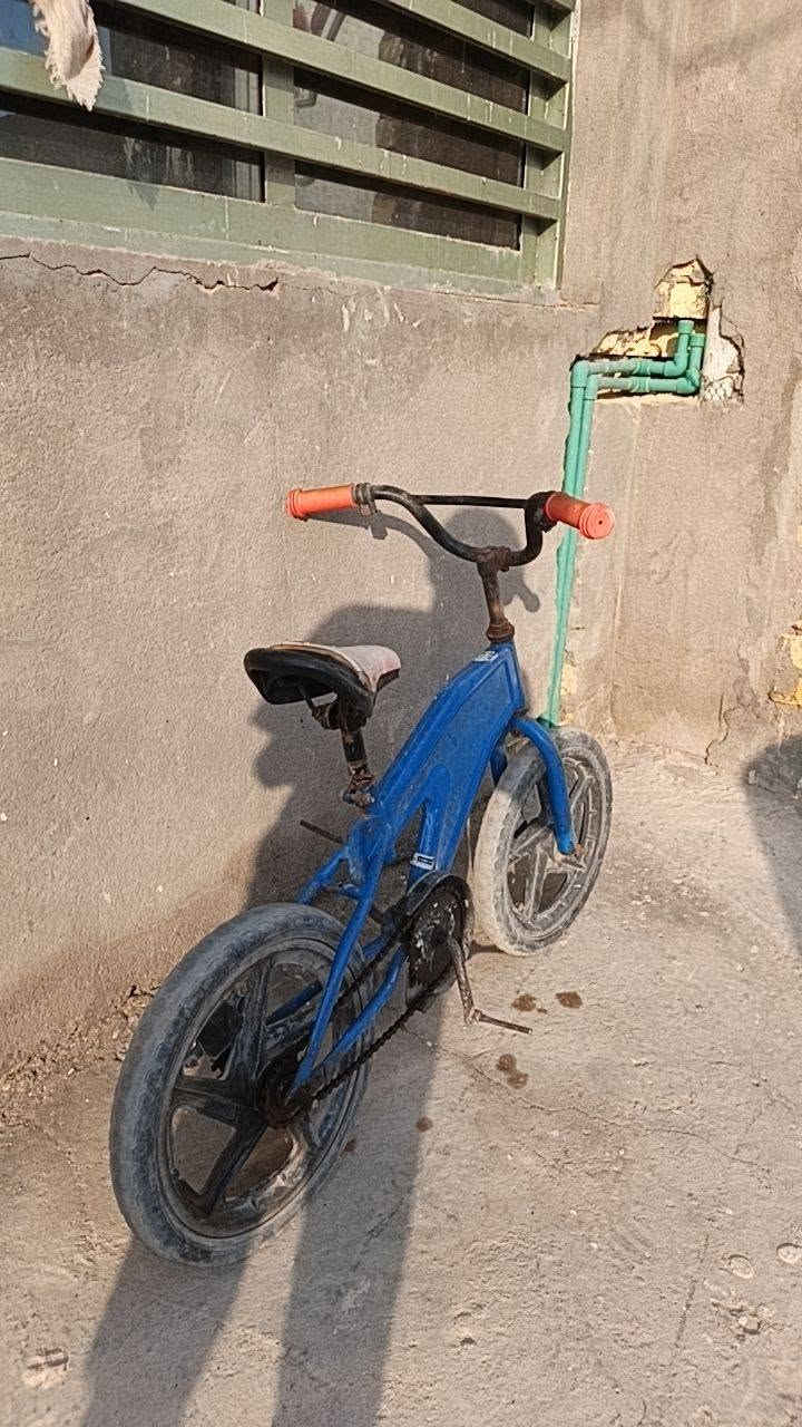 سلام عليكم بيسكلات شلعه وحده كلهن شغالات وجاهزات ونضيفات ابسعر مناسب إذا تريد مفرد كلمن وسعره.
الهاتف ***********
