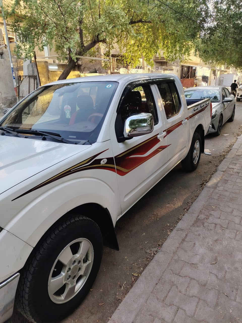 نيفارا ٢٠١٥ رقم بغداد دولي بأسمي خليجي فول مواصفات داخله هزه استخدام شخصي سنتر لوك تبريد تدفئه على وضع الشركه  مكفولات مكينه وكير حساسات منظومه سرقه صدر جديد مغلفه جلد ماشيه ١٦٤ استخدام شخصي مصبوغه عام أثر جراد شويه لسعر... ١١٠.....*********** مكاني بغداد الغزاليه ٠٠
