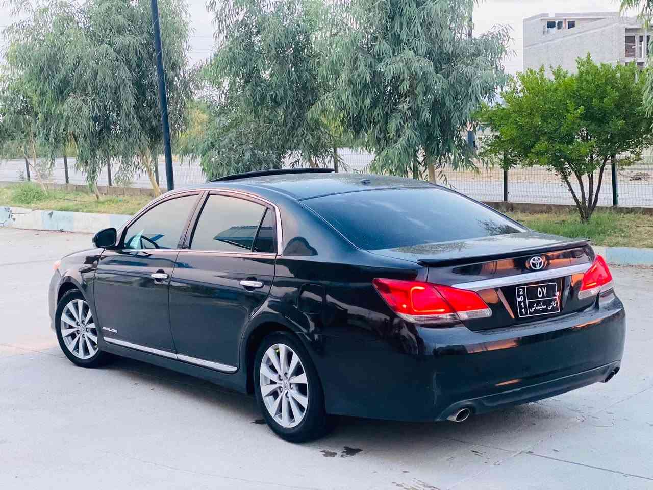 ئه ڤه لون 2011 براوه
ناو كريمى 
به سمه و په رده نيه
كوشن جلدو هيتر 
كوشن نه دراوه 
مه كينه و گير به شه رته 
نه كراوه ته وه ديجيتالي نيه 
يه ك دينار مه سره في نيه 
سپيرى دانه به زيوه 
مه نه فيستي له گه له 
لايت زينون 
ته قه و ره قه به شه رت 
سه قف و كه ڤه ر به شه رت 
نرخ 78 
ده ربه نيخان
***********
