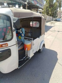 للبيع موديل ٢١ شهر ١٢ رقم وسنويه السعر ٧ وبيها مجال مكاني الدوره 07702...