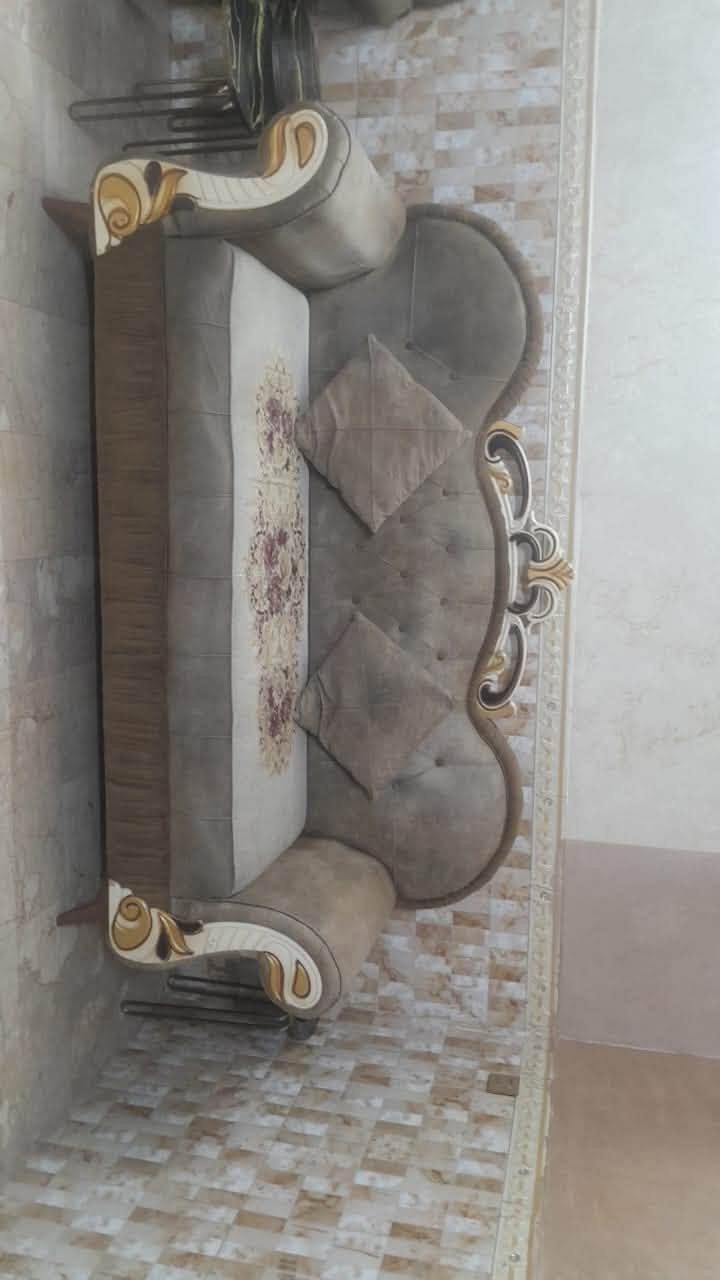 تخم كامل ١٠ نفرات
تخم جديد ونظيف فقط الارجل يحتاجن تبديل يكلفن ٥٠ الف بالزايد  السعر ٣٥٠ الف

للإستفسار  ***********
