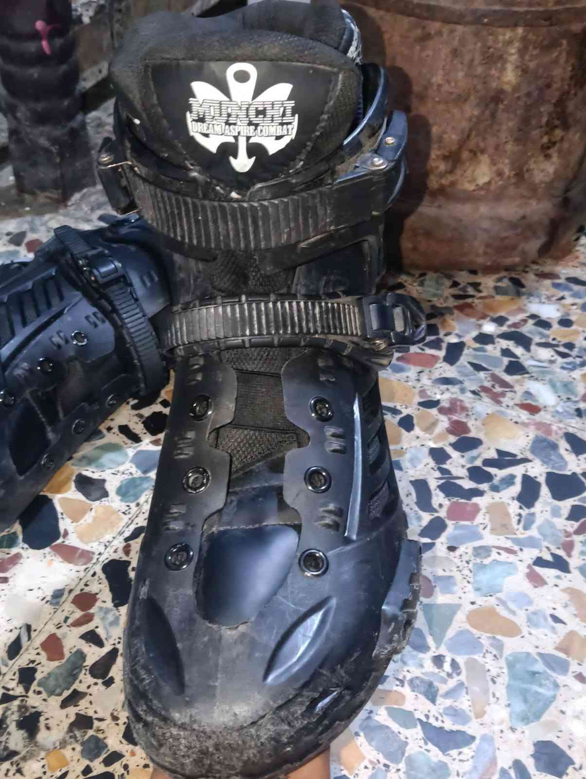 اسكيت ثلاثي للبيع قياس 46 و 45 نضيف بس مجرد 
 امشخط و سريع تايرات جلاتينيه سعر مناسب خاص *********** واتساب
