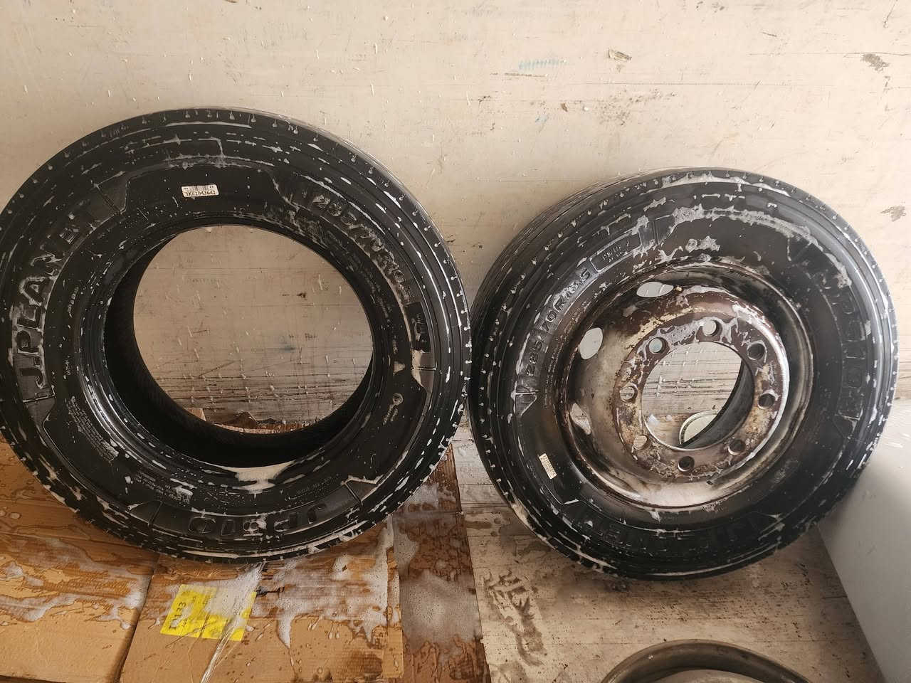السلام عليكم  غراض اتيكو للبيع
زوج تاير جي بلانت نص عمر 

زوج تايرات جينيو  نص عمر 

زوج ويالة  

كاسحة اتيكو ٣ قطع 

كاسحة اتيكو قطعة وحدة 

زوج تايرات ٢٢ ونص ٨٠ 

العنوان بغداد الشعب 

***********
