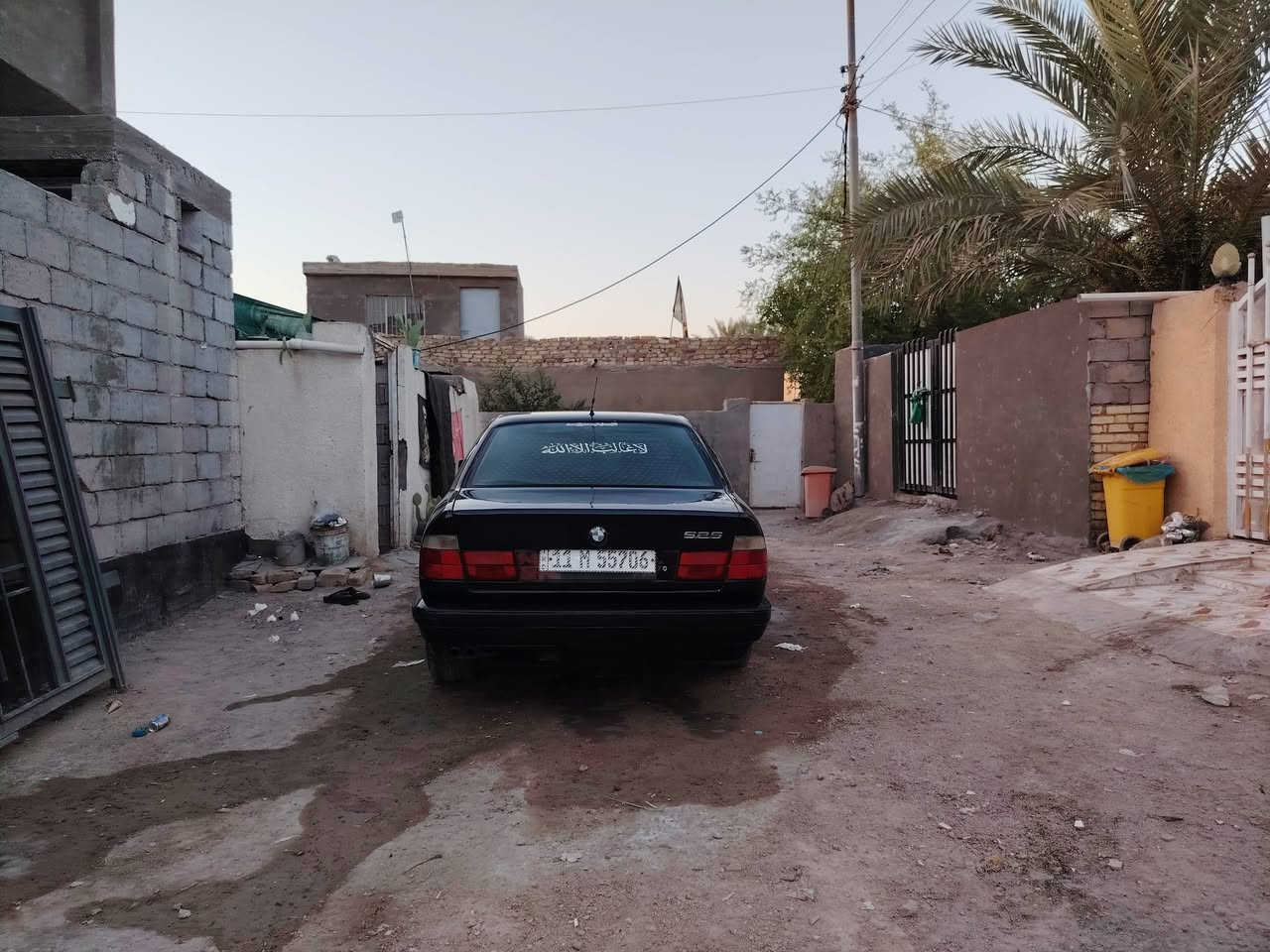 بي ام دبليو حجم 520 رقم بغداد انكليزي بسمي سنويه 2029 مكينه وكير جديد موديل 94 السعر 43 وبيها مجال الرقم *********** مكاني بابل محاويل
