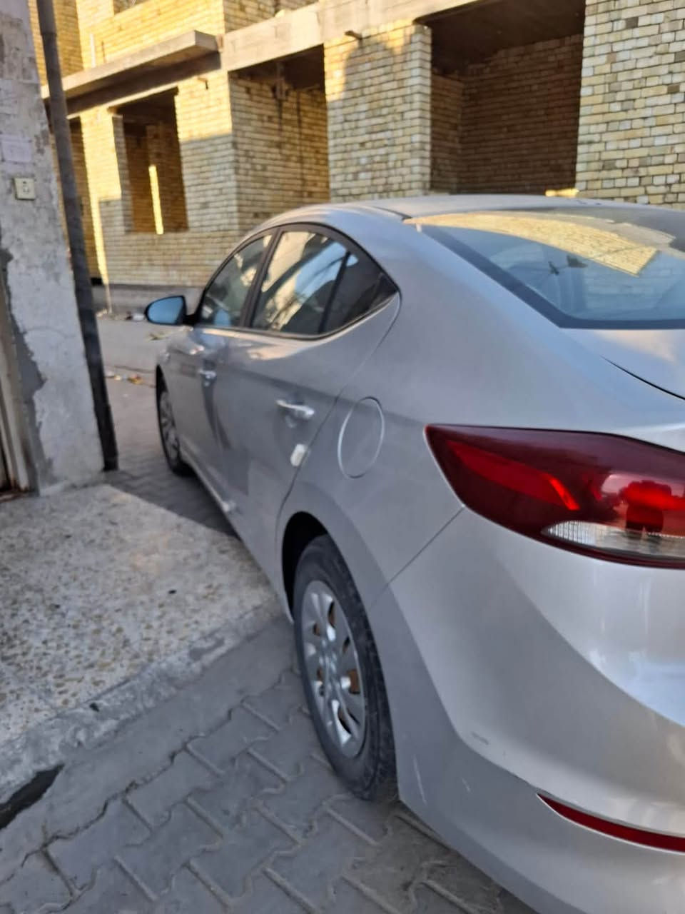 النترا موديل 18خليجي تبريد قطعتين سياره جاهزه ومابيهه اي نقص بيهه قطعه وحده فقط بنيد مبدل اربعه دسك مري كهرباء محرك 1600 خليجي للتصال *********** رقمهه سليمانيه
