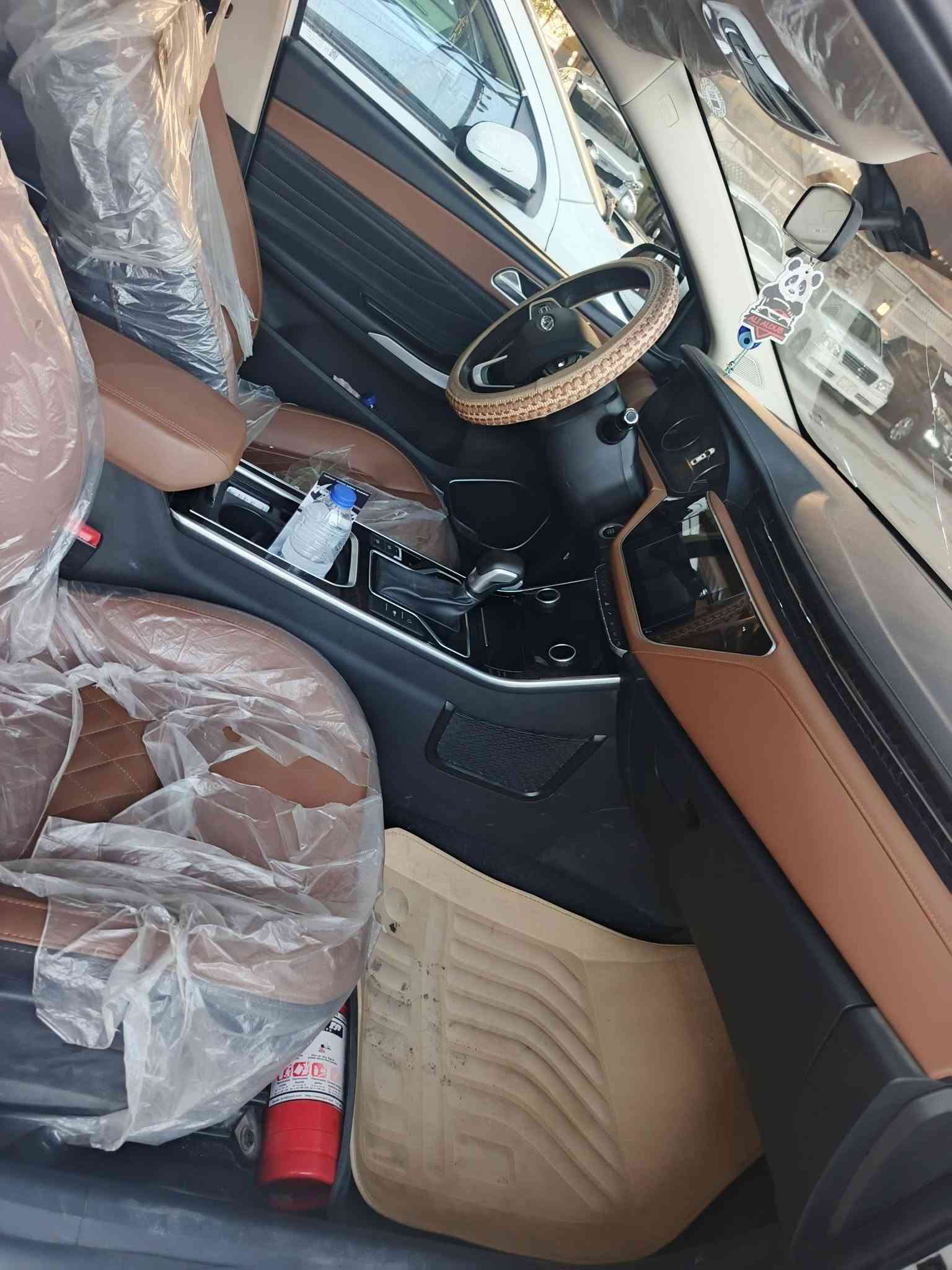 شيري اريزو 6فئة الفول مواصفات بعدهه زيرو مكفوله كفالة عامه السياره بأسمي تحويل نفس اليوم موديل 2024
السعر 110وبيهه مجال 
***********
