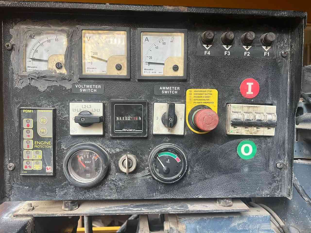 مولد للبيع
مولدة ديزل للبيع - بحالة ممتازة
 القدرة: 25 kVA (3 فاز / Phase 3)  
 ماركة المولد (Alternator): Mecc Alte إيطالي (موديل ECO28-VL/4)  
 المحرك: ديزل (تبريد هواء / Air Cooled) بدون ماء
 ساعات العمل (عداد التشغيل): 4303 ساعة عمل فقط  
 لوحة التحكم: مجهزة بعدادات قراءة (الفولتية، الأمبيرية، والهرتز) مع نظام حماية المحرك مفاتيح تحكم  
 الملحقات: كابينة صداح / كاتم صوت أصلي من شركة apm Generators (موديل AGC 25)  
 المكان: ديالى - بعقوبة
 للتواصل والاستفسار
 ***********

