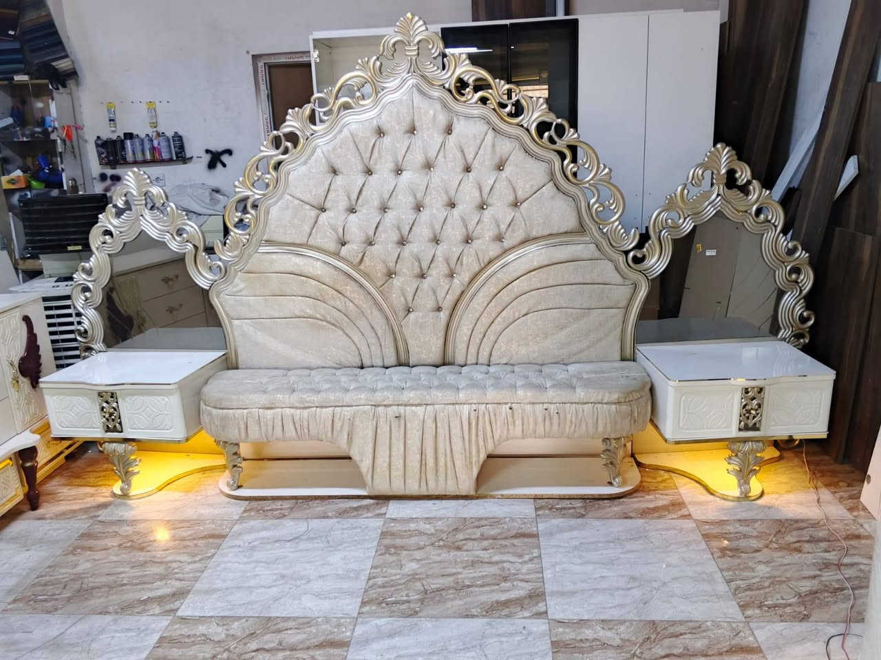 غرفة 6 ابواب 9 قطع
للاستفسار ***********
