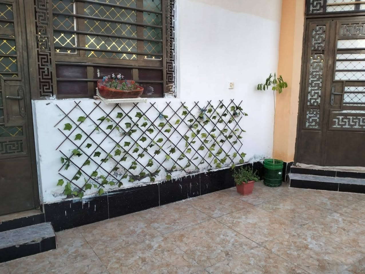 بيت للبيع المساحه 125م ويرهم بيعا بالقسط منطقة باب الدرب منطقة 14 قرب بيوت المحافظة بيت ركن طابقين يحتوي على ثلاثة غرف نوم وسقبال وصاله ومطبخ وحمامات فوق وجوه واجهه 10 نزال 12ونص.
***********
بيت للبيع المساحه 125م ويرهم بيعا بالقسط منطقة باب الدرب منطقة 14 قرب بيوت المحافظة بيت ركن طابقين يحتوي على ثلاثة غرف نوم وسقبال وصاله ومطبخ وحمامات فوق وجوه واجهه 10 نزال 12ونص.
