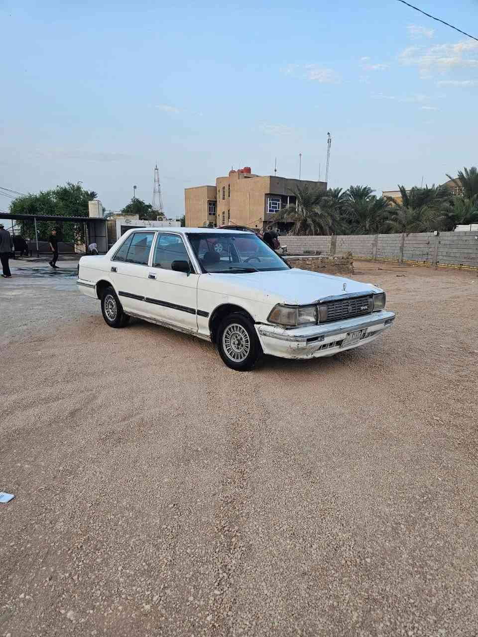سيدان • ١٩٨٨ • محرك ٢٥٠٠
