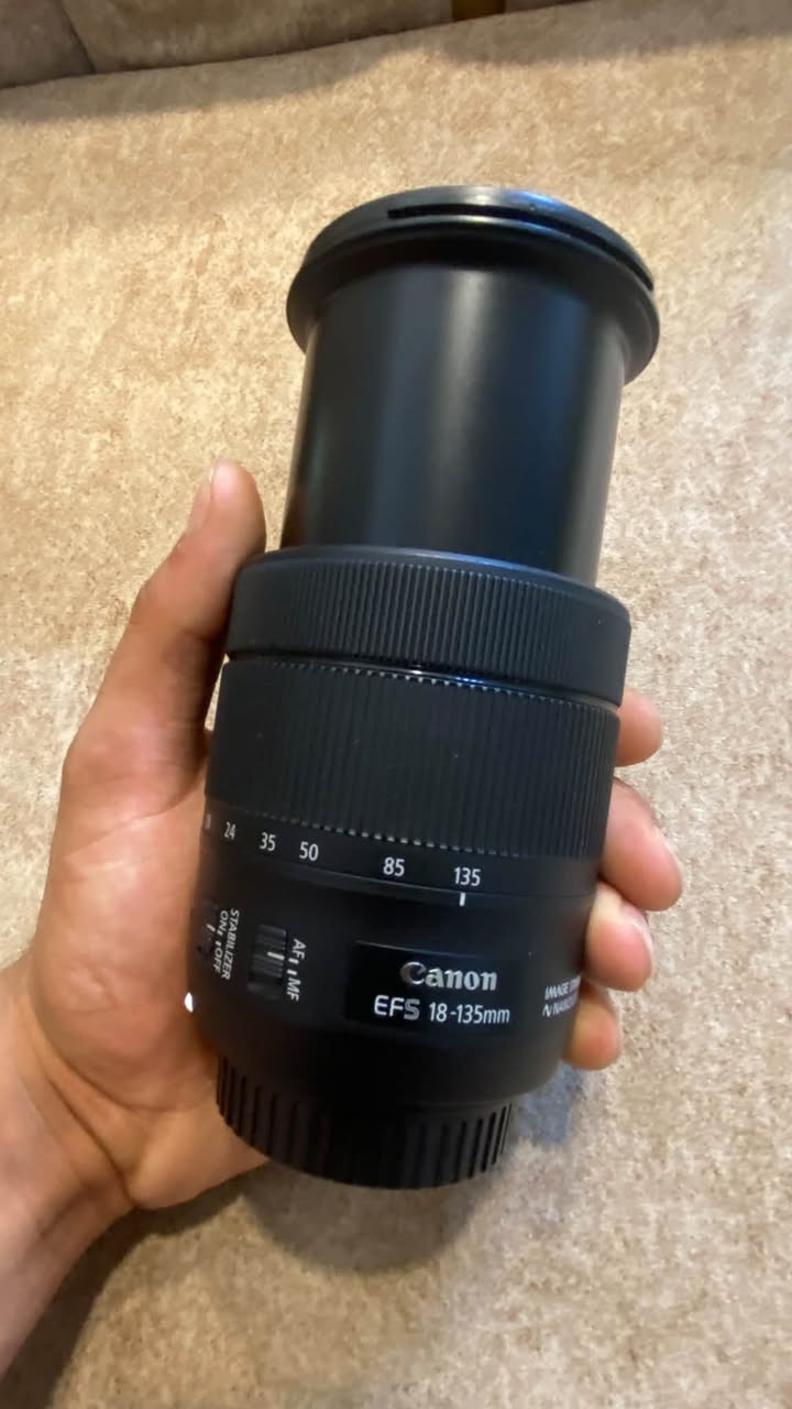 كانون ١٨-١٣٥مم • كانون ٥٠مم f/1.8 • ادابتر EF/EF-S