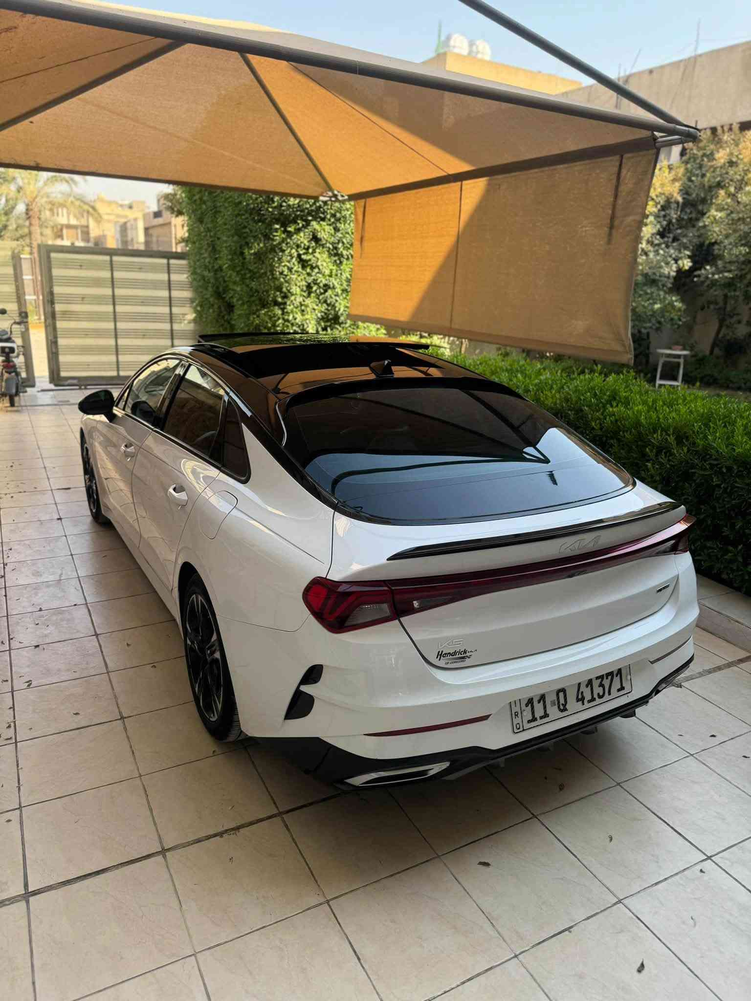 السلام عليكم
كي فايف 2023 gt line 
محرك 1600T
ماشيه 48 كم 
حادث موضح في صور 
رقم بغداد الجديد
رادار امامي 
كامره خلفيه 
وضعيات قياده 4 
وبعد مواصفات معروفه 
 178 وبيها مجال 
مكان سياره شارع فلسطين. 
***********

نص مكتوب في الصور:
- BIDCARS