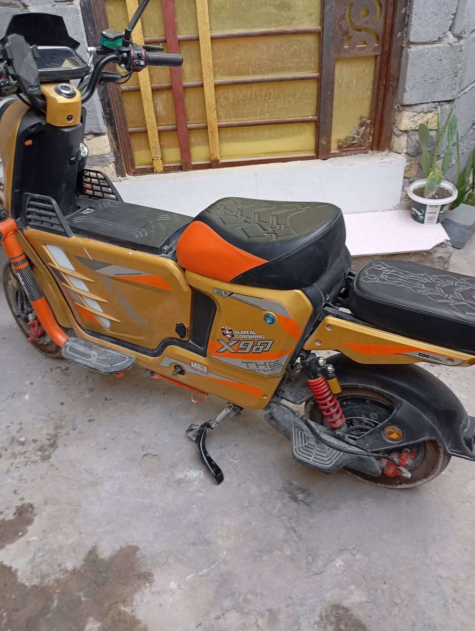 دراجه X900 العقل والملف عاطلات باقي شغلات كلهن شغاله السعر 350 وبي مجال بسيط مكان بصره تواصل ***********
