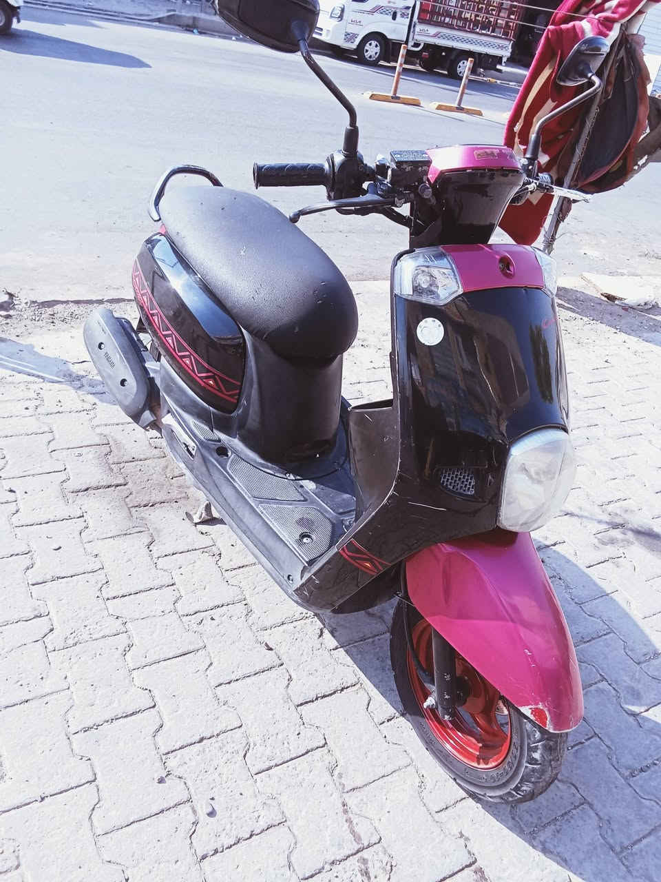 سلام عليكم دراجه للبيع موديل 16مكان البلديات مامتواجد على خاص سعر 850رقم الهاتف ***********
