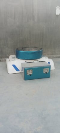 للبيع كاسحة مع صندوق مع غلاف سبير الاتصال على رقم الهاتف  07732044507