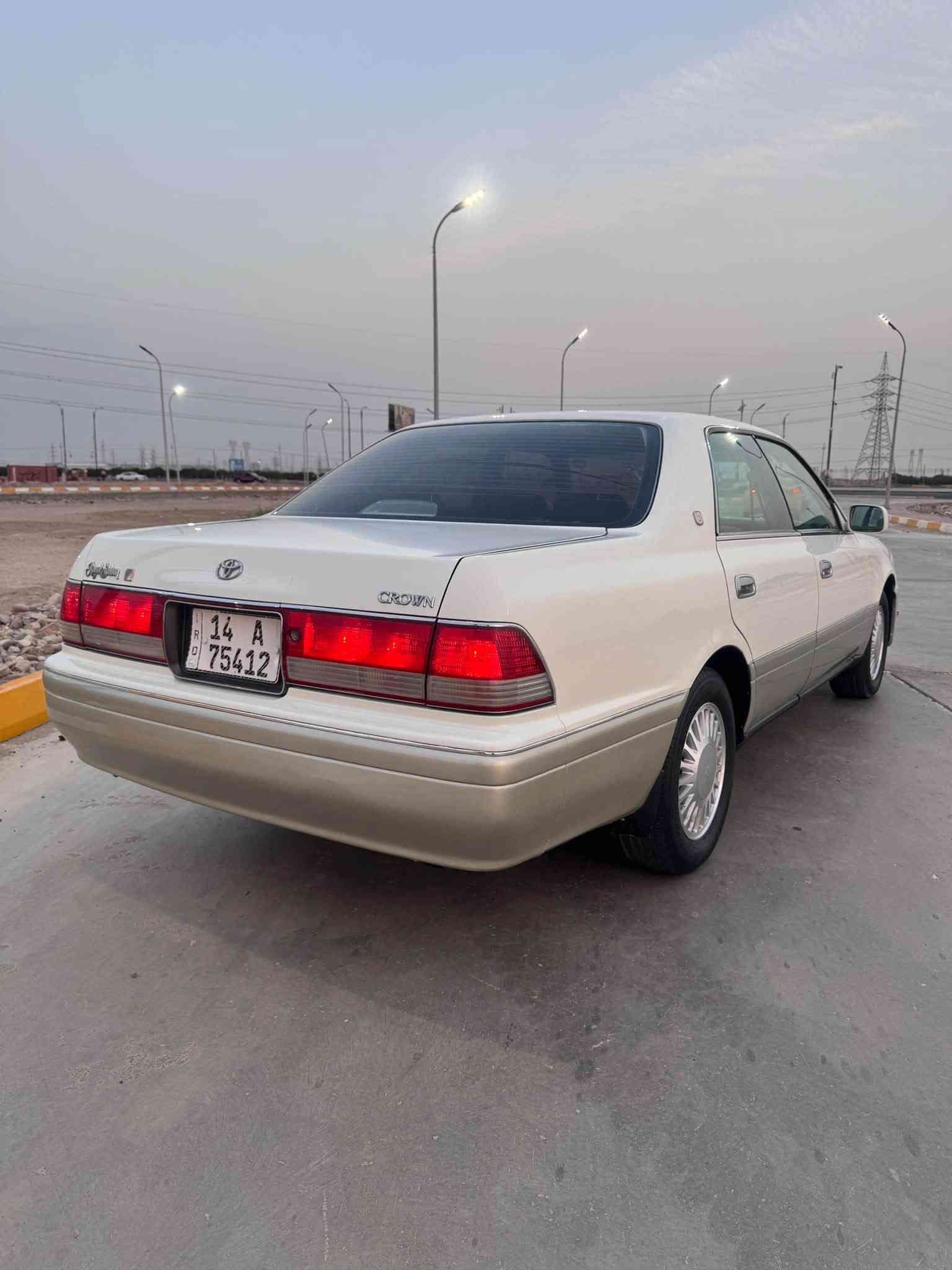 مرحبا راس صور فلات مديل 1997
مكفول من الكص والنغل
 الجثه والضربه
 مكينه وكير 3000فيشيتين 
شاصي 55
تبريد خلفي جنجر 12قرص 
فول مواصفات عده الفتحه
 تخم تاير ويل كب جديد
 حداديه جديده كهربائايات كلهه شغاله
 كشنات كهربائي رقم بصره انكليزي
 شرط التحويل سنويه مجدده الى 2030 
السعر 105وبيهه مجال وترهم بيع ومراوس 
واي استفسار اتصال ع الرقم *********** اتصال اثير واتساب اسيا***********
