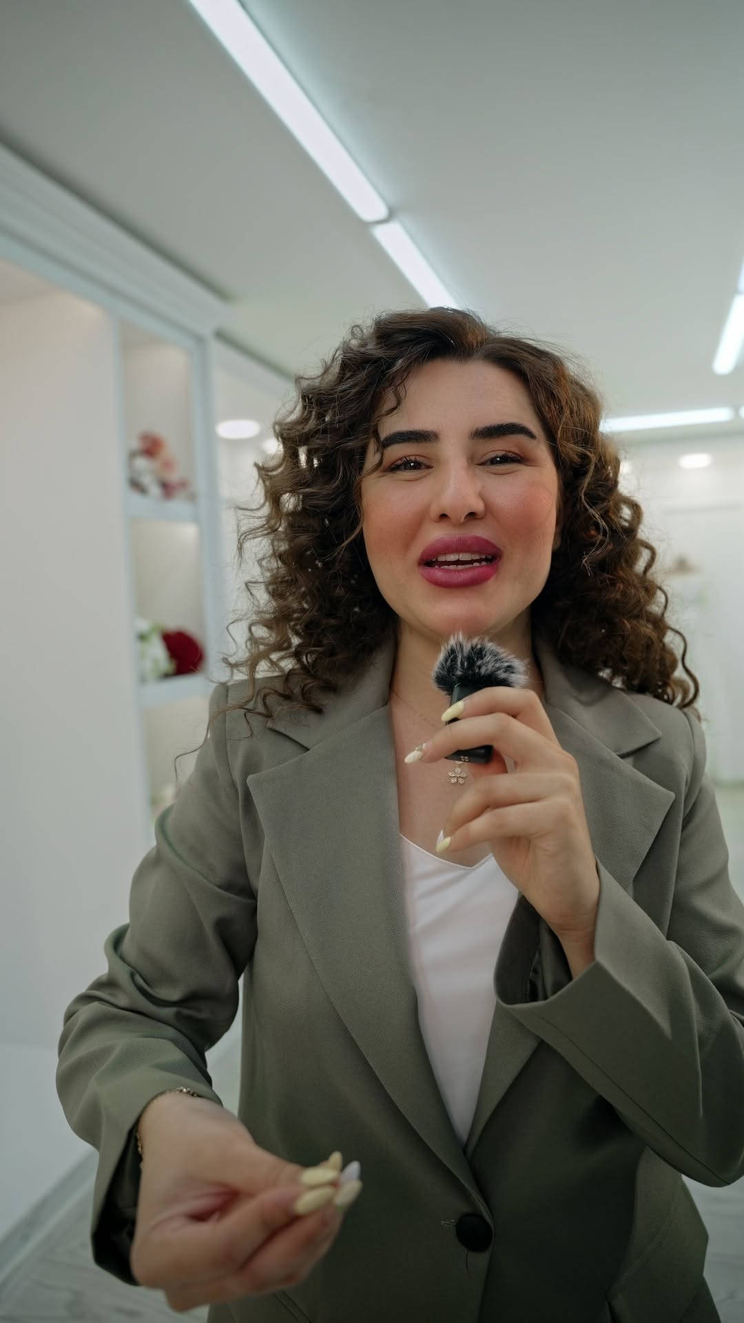 لە بچووکترین ئەکسسوارات و پێویستی بووکەکان تاوەکو درێسە تایبەتەکەت هەمووی لە ڕۆیاڵ براید ئامادەیە بۆ ڕۆژە تایبەتەکەت.

من أصغر الإكسسوارات ومستلزمات العروس حتى فستانكِ المميز، كل شيء جاهز لكِ في Royal Bride ليومكِ الخاص. 

From the smallest accessories and bridal essentials to your special dress, everything is ready for you at Royal Bride for your special day! 

---
☎️***********
العنوان: سليمانية - شارع چوارتا
جادەی چوارتا - سەروو دەرگای سەرەکی پارکی ئازادی

#Bride #Dress #royalbridesuli
