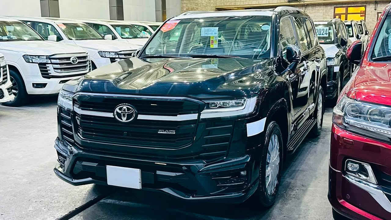 تويوتا لاندكرو VX LIMITED بلاك ادشن موديل 2023
وكالة SAS ماشية 57ألف كم
محرك 3.5L توين تيربو 
گير أوتوماتيك 10 سرعات
دفع رباعي 4X4
مواصفات VX Limited الأصلية
داخلية جلد
كشنات أمامية كهرباء
تبريد وتدفئة الكشنات
ذاكرة ميموري
ثلاثة صفوف مقاعد
فتحة سقف
شاشة كبيرة ونظام ملاحة
عدادات ديجيتال
كاميرات محيطية 360 درجة
حساسات أمامية وخلفية
رادار أمامي
مانع تصادم
تحديد ومحافظة على المسار
نقطة عمياء
مثبت سرعة متكيف
تحكمات كاملة بالستيرن
بصمة ودخول ذكي
تشغيل عن بُعد
شاحن موبايل لاسلكي
تبريد متعدد المناطق
ثلاجة
مرايا كهربائية
هاند بريك كهربائي
أوتو هولد
صندوق خلفي كهربائي
لايتات LED
جنوط ألمنيوم
أنظمة ثبات ومانع انزلاق
أنظمة قيادة للطرق الوعرة
السيارة جديدة ونظيفة
مكفولة كفالة عامة
مغلفه PPF 
المكان: بغداد 
للبيع او مراوس 

الـ💎ــسعر🟥:: اتصل ***********
