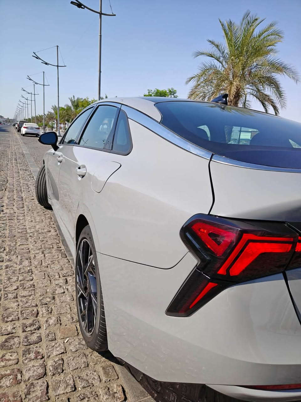 🔥 للبيع K5 GT Line موديل 2025 وارد أمريكي 🔥

سيارة فخمة ورياضية، مواصفات عالية وحالة مميزة 👌🏻

🚘 المواصفات: • موديل 2025 GT Line • وارد أمريكي 🇺🇸 • محرك 4 سلندر 2.5L تنفس طبيعي • قوة 194 حصان • گير 8 سرعات • وضعيات قيادة: ECO / NORMAL / SPORT / MY DRIVE • فتحة سقف بانوراما كاملة 🌙 • شاشة فلات ونظام ستيريو • تحكم كهربائي بالكراسي • كشنات جلد VIP • إضاءة لمس • ستيرن تحكم جهتين • تبريد جاهز • تشغيل عن بُعد • هاند بريك دگمة • مجموعة حساسات أمامية • رادار أمامي •• مواصفات GT Line كاملة تقريباً

⚠️ ملاحظة بكل وضوح:
السيارة بيها حادث ضربة أمامية، والتفاصيل موضحة للجادين.

📍 العنوان: البصرة – شارع الوطن
📞 للاستفسار والجادين: اتصال أو واتساب
***********

🔥 K5 GT Line — فخامة، قوة، ومواصفات عالية بموديل 2025 🔥
