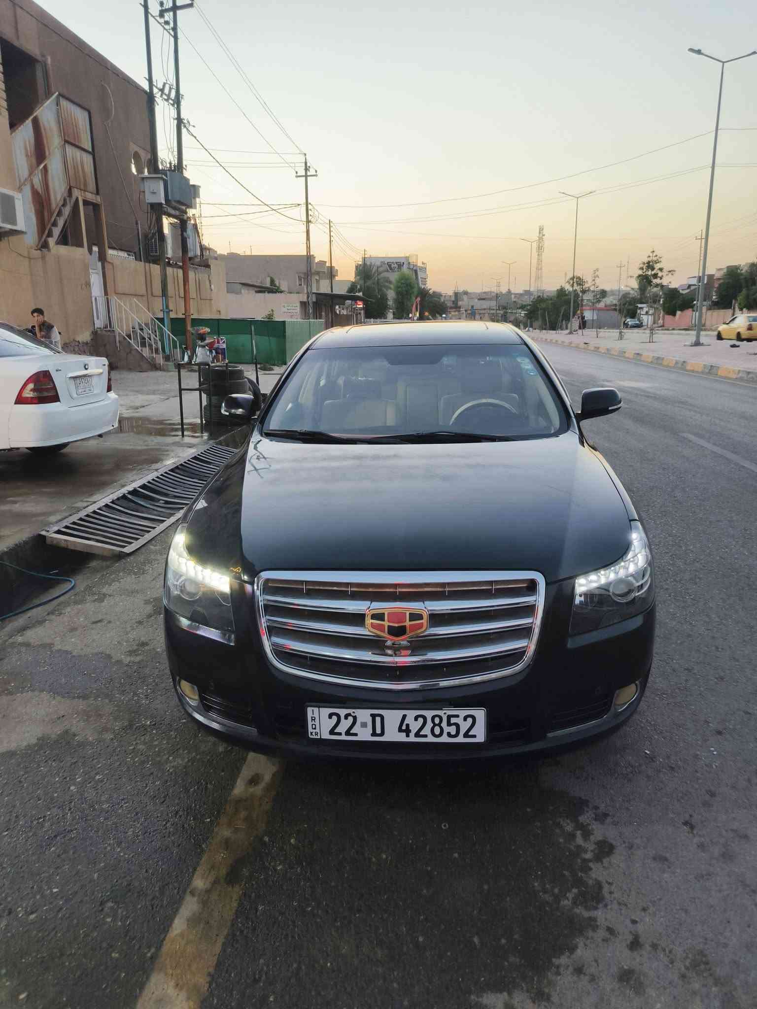 جيلي امكراند c8 الحجم الكبير
فل مواصفات حساسات امامي وخلفي وتحكم استيرن ومثبت سرعه
كير ومكينة شرط محرك كامري ٢٤٠٠ كهربائيات كلها شغاله
سنويه ٢٩ هزتها خلصت قبل اشهر
تحويل مباشر رقم اربيل انكليزي
سياره جديده لاصبغ ولاضربه يحتاجلها صدر على النص
مكاني موصل السعر ٦٣ وبيها مجال 
***********
