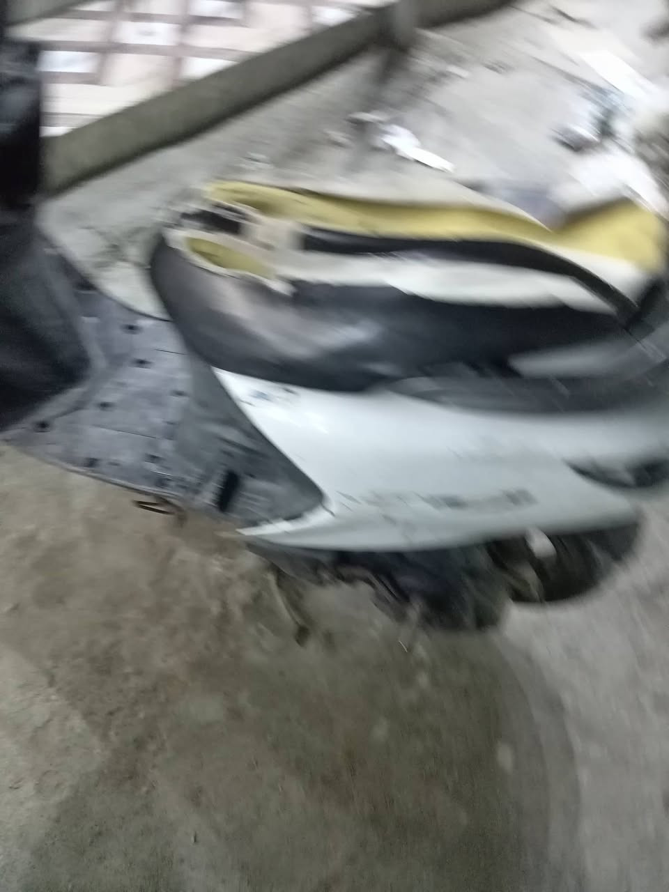 سلام عليكم  دراجه فراشه لبيع عوزه بس كابريته وصفحه ماال هندر سلف شغال كهربايات شغاله مكينه بس ولفات مفتوحه مره وحده نكره سلف سلف جانت قبل لاا تخرب كابريته بس بدل كابريته كبل تشتغل سلف بكاني تنومه شط العرب رقم *********** سعر ١٥٠ وبيه مجال لشراي ومراوس ب٩زروف
