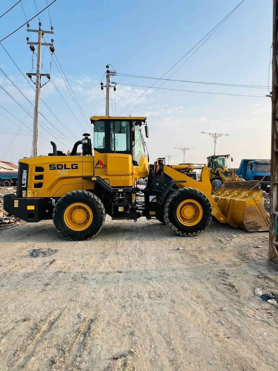 شفل للبيع SDLG حجم L936H موديل 2023 مكفول كفاله عامه كير ومحرك مكان ناصريه سوق الشيوخ 

‭***********‬

نص مكتوب في الصور:
- SDLG
- ***********