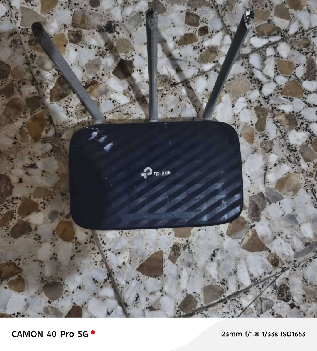 السلام عليكم اخوان منضومه نت جديده استخدام قليل للبيع راوتر شاحن يوبي اس صحن  وبوريه مالتها طول 6م شرط الفحص ***********اتصل وبخدمتكم مناسبه
