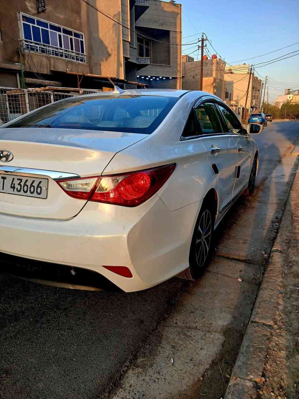 يالله السلام عليكم هونده سوناته موديل 2014وارد امريكي حادثه بنيد فقط بدون دوخل وبي اربع قطع صبغ بدون ضربه بدون تبديل اثر تكشير السياره جديده وجاهزه مكينه وكير وحداديه وصدر وتخم تاير وتبريد ثلج مكفولات ماشيه 91الف العنوان بغداد رقم هاتف ***********السعر 95وبي مجال شي بسيط حك الجيه

