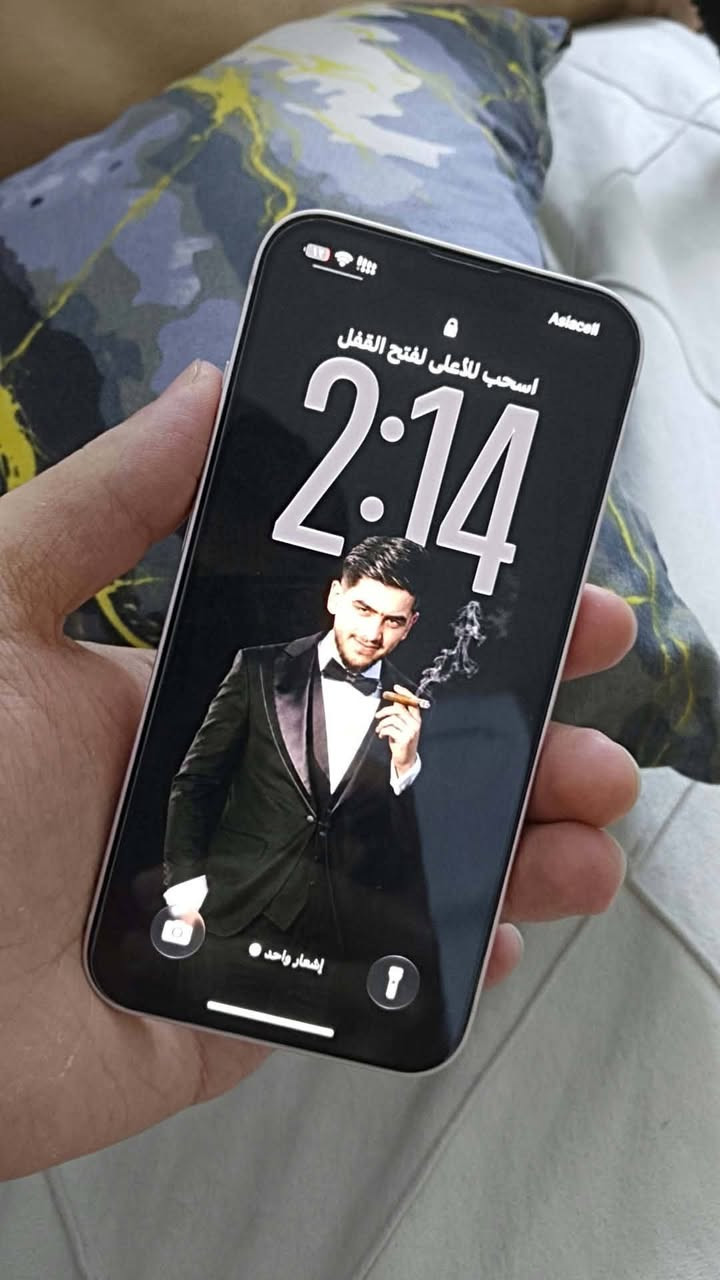 السلام عليكم 13عادي وتر برو نضافه100/100 دبل شريحه ذاكيرا 256 بطاريه 82 السعر 520 وبي محال
