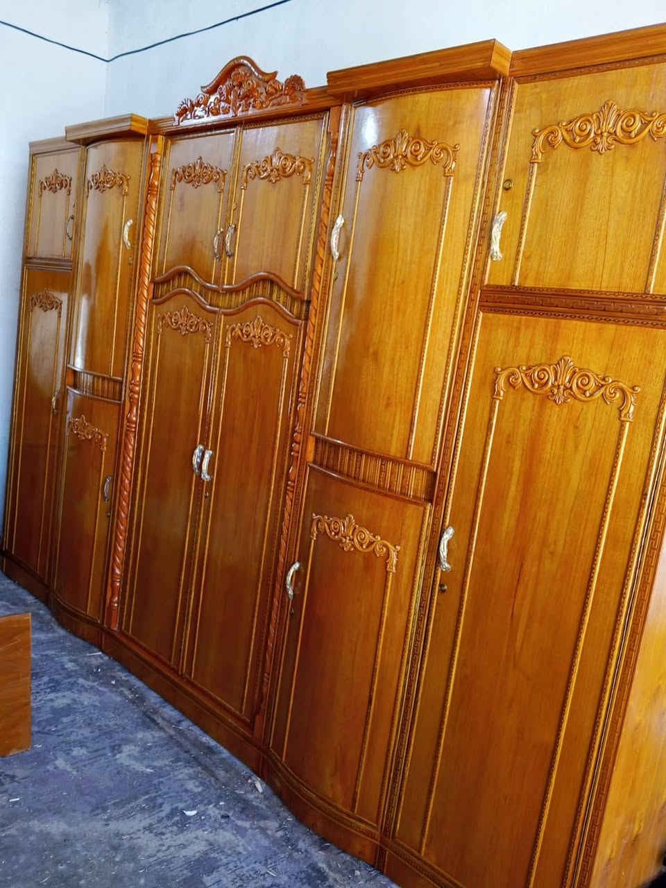 750غرفه صاكه ست ابواب ام دنك اخت الجديده مال عرسان صاج الزاويه كنتوريه بغداد الحسينيه مال الراشديه وعندي توصيل ***********
