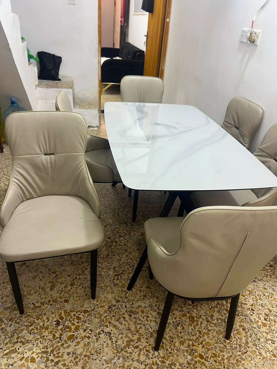 سلام عليكم ميز طعام تركي ٦كراسي ما بي اي ضرر اخو جديد مكان مدينه الصدر سعر مناسب واتساب***********
